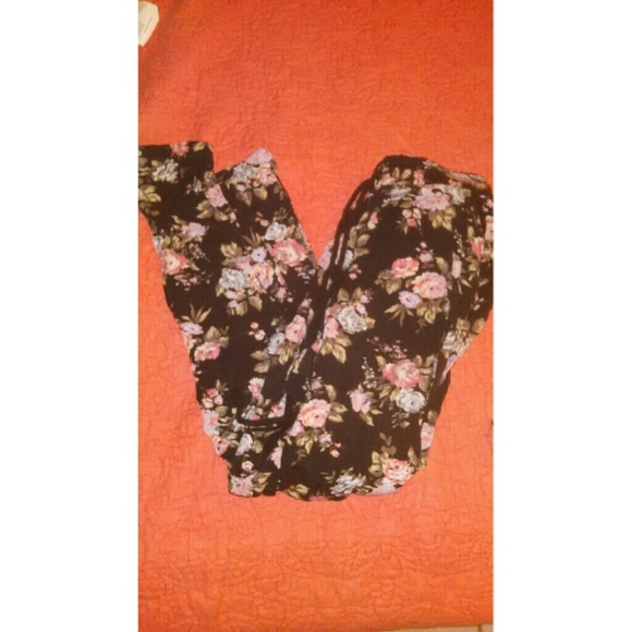 Forever 21 floral jogger