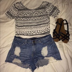Crop top Aztec patterned