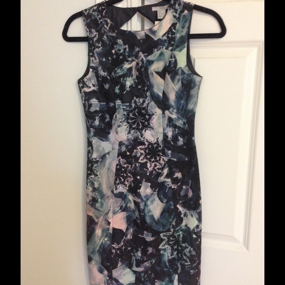 H&M abstract diamond dress with cutout back