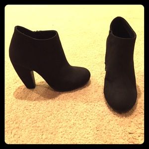 NWOT Black high heeled ankle boots