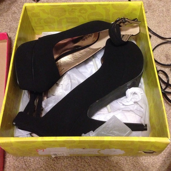 Charlotte Russe heels - Picture 1 of 1