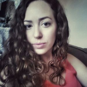 Meet your Posher, Alma