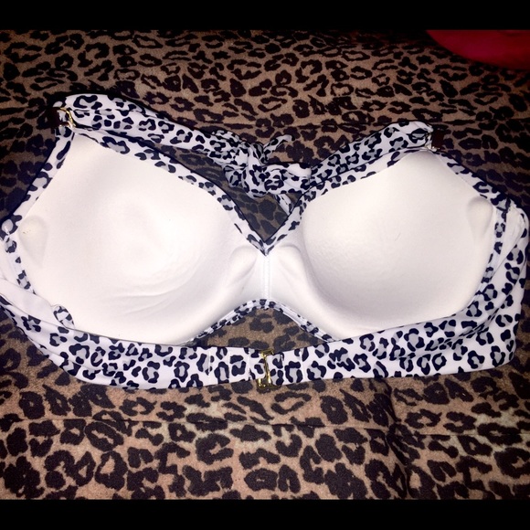 Bathing suit stop - Picture 3 of 4