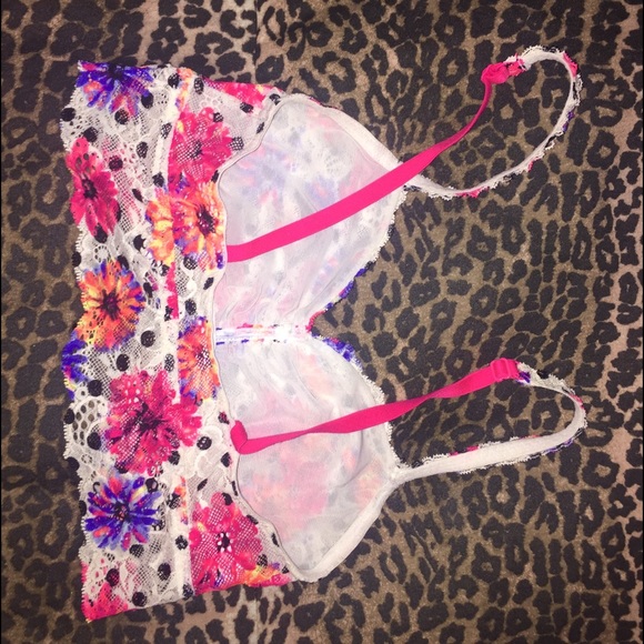 Multi color bra form Vs ,worn like 5 times - Picture 2 of 3