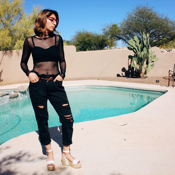 Meet your Posher, Aalia - Picture 2 of 4