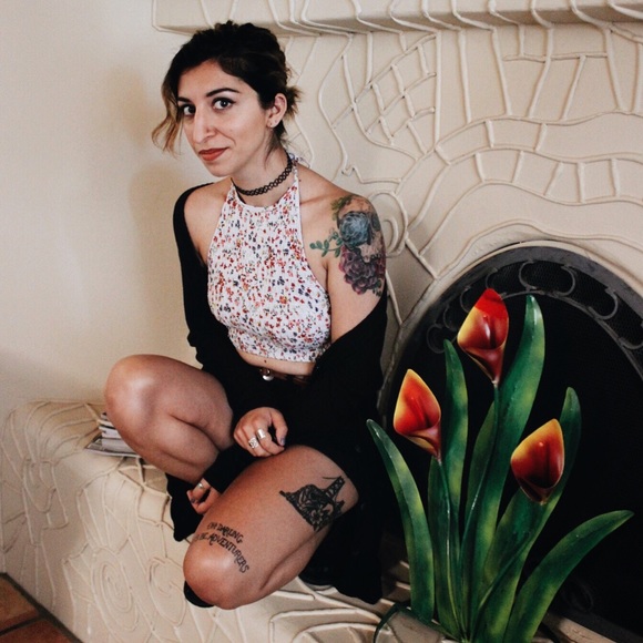 Meet your Posher, Aalia - Picture 4 of 4