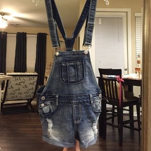 Overall shorts