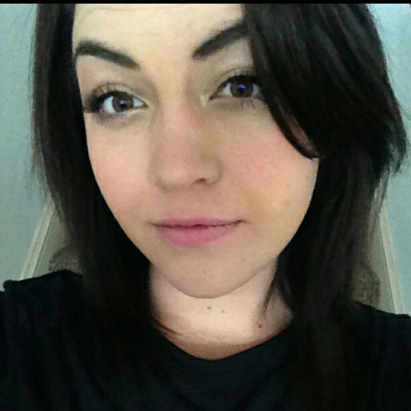 Meet your Posher, Katelyn