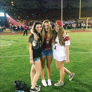 Meet your Posher, Kayla