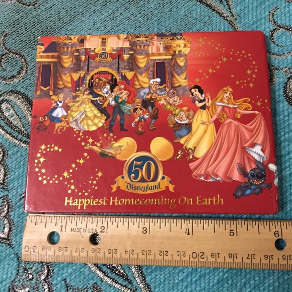 Disneyland 50th anniversary autograph book - Picture 4 of 4