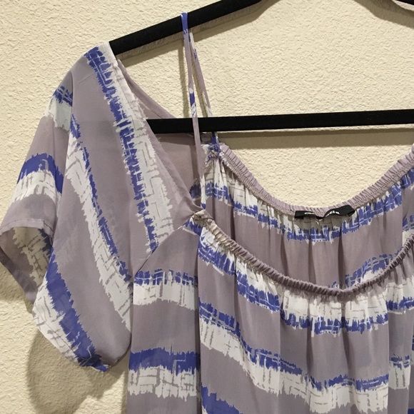 Periwinkle patterned sheer top - Picture 2 of 2