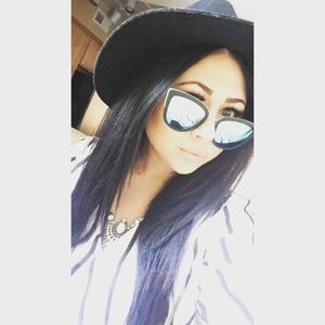 Meet your Posher, Ariana