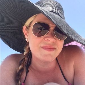 Meet your Posher, Vanessa