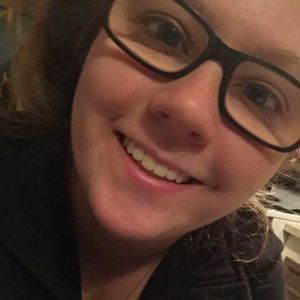 Meet your Posher, Alexis