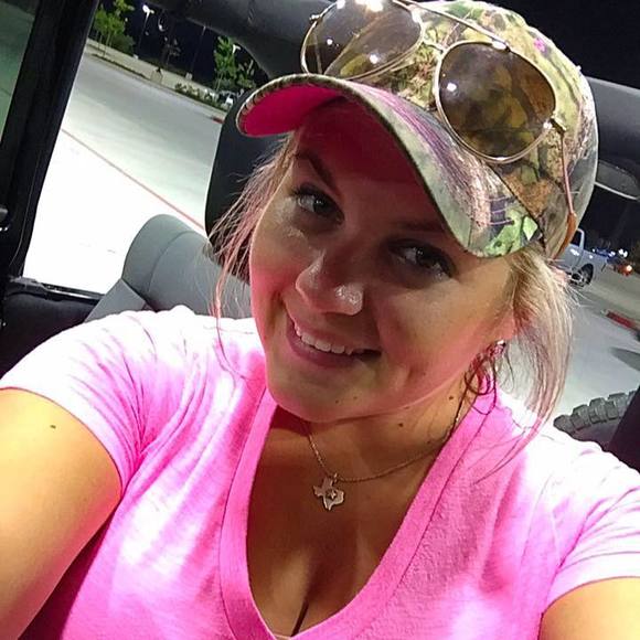 Meet your Posher, Angela