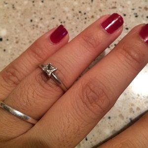 Engagement ring 1/4 diamond
