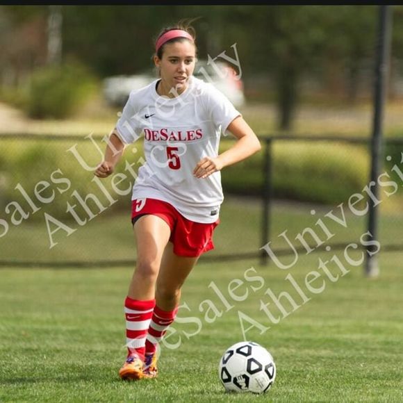 Meet your Posher, Mckenzie - Picture 1 of 1