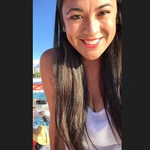 Meet your Posher, Juana