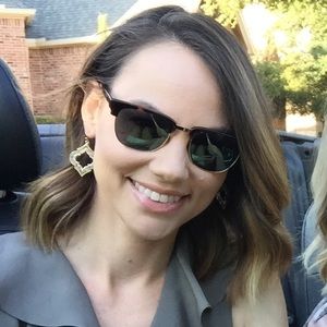 Meet your Posher, Ashley