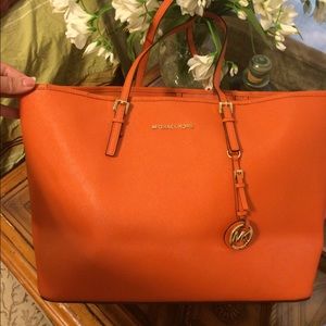 Michael kors tote bag