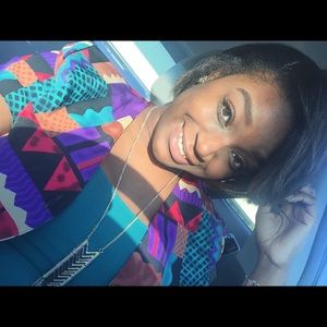 Meet your Posher, Tee