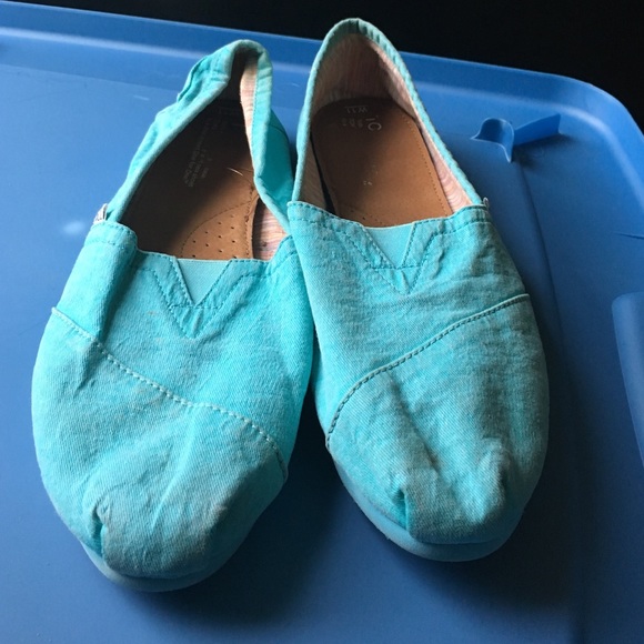 Teal Toms