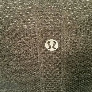 Two lulu tops RESERVED michyao98