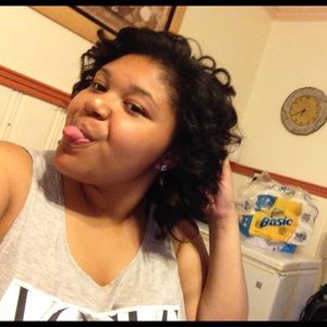 Meet your Posher, Gabriela