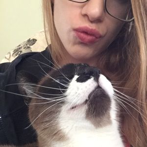 Meet your Posher, Cat