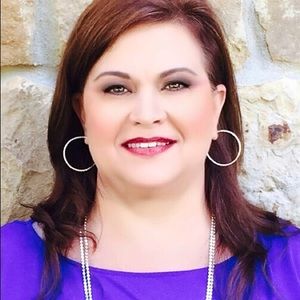 Meet your Posher, Becky