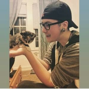 Meet your Posher, Adam