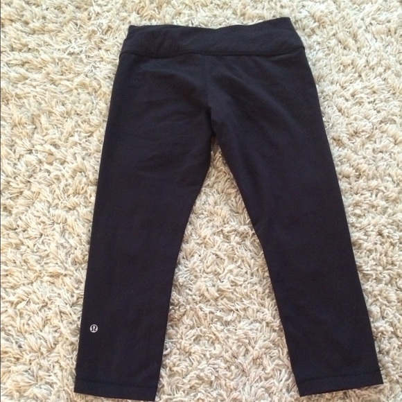 Lululemon Astro crop