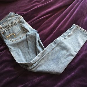 Light wash American Eagle Jeggings