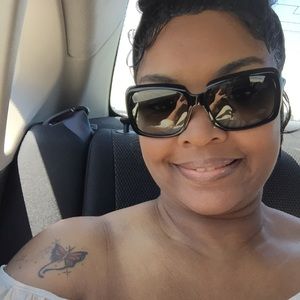 Meet your Posher, Carla