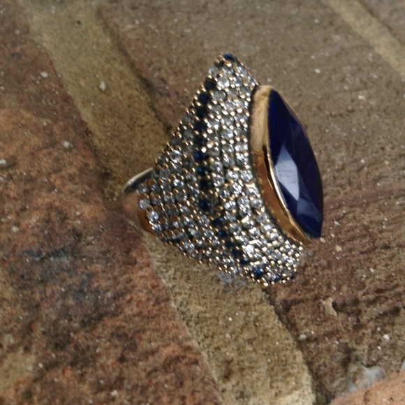 HIGH QUALITY SAPPHIRE TOPAZ RING - Picture 2 of 4