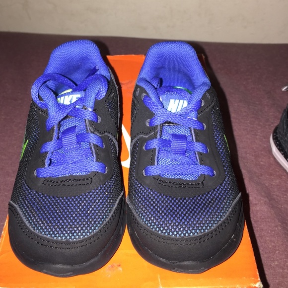 Nike Air Maximize ( Kids ) - Picture 1 of 4