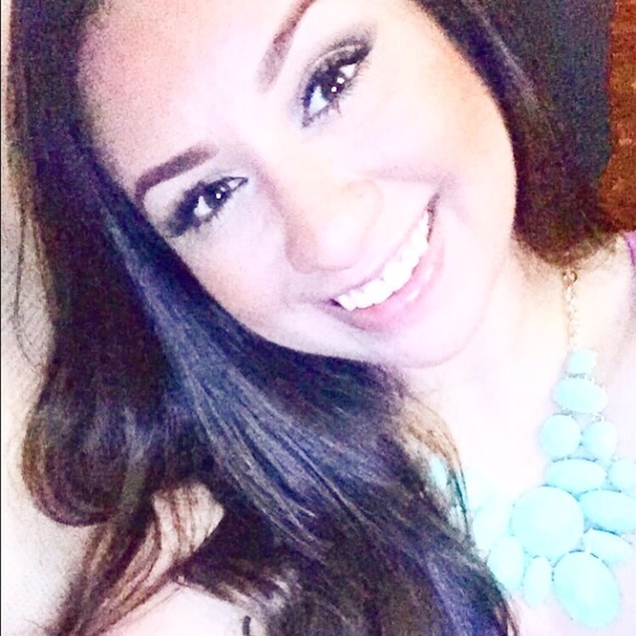 Meet your Posher, Nohelia - Picture 1 of 1