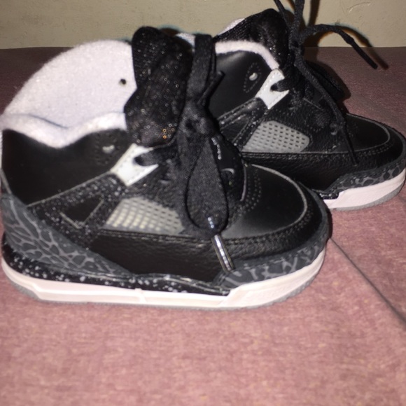 Jordan's for kids - Picture 2 of 4