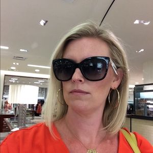 Meet your Posher, Heidi
