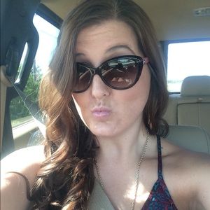 Meet your Posher, Erika