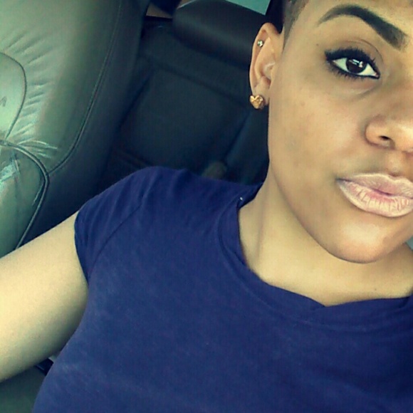 Meet your Posher, Aiysha