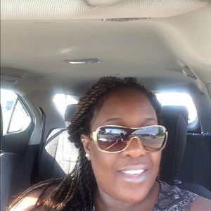 Meet your Posher, Shay