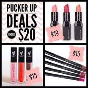 Younique pucker up deals💕
