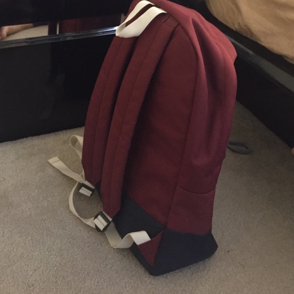 Backpack - Picture 3 of 4