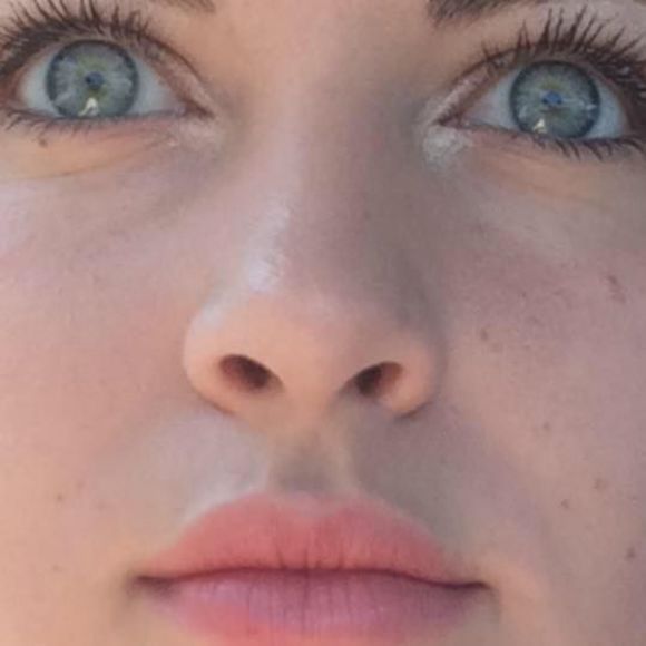 Meet your Posher, Emily - Picture 1 of 1