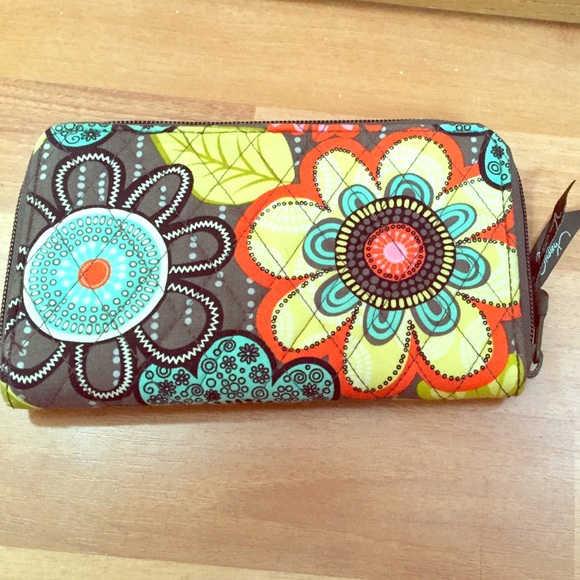 Vera Bradley walleye