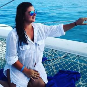 Meet your Posher, Eleni