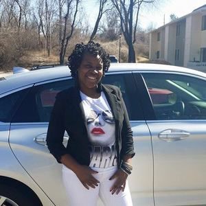 Meet your Posher, Danielle