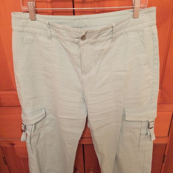 Athleta brand Capri pants