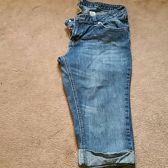 Arizona brand capris